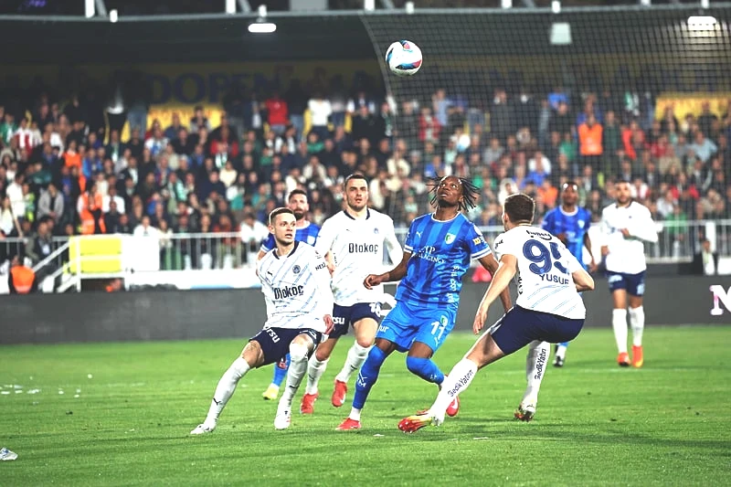 spor-yazarlari-bodrum-fk-fenerbahce-macini-degerlendirdi-1743222049080.jpeg