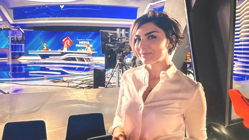 Halk TV'nin Ünlü Spikeri Buket Güler Canlı Yayında Gözyaşlarıyla Veda Etti! Son Anda Açıkladı - Resim: 4