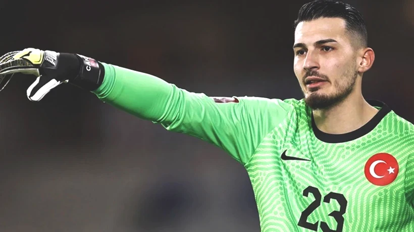 Sonunda El Sıkıştı! Süper Lig'i Birbirine Katan Uğurcan Çakır'ın Yeni Maaşı Dudak Uçuklattı - Resim: 2